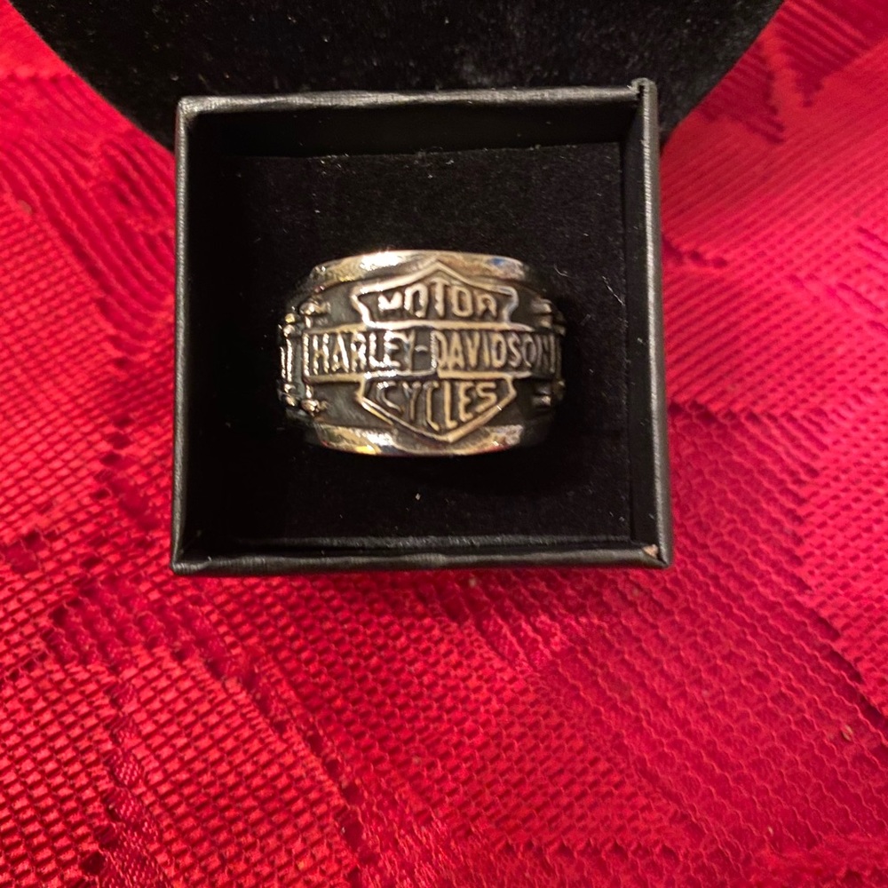 Limited! HD Men’s Rings - Picture 3 of 4